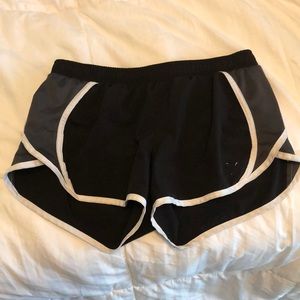 Active wear shorts